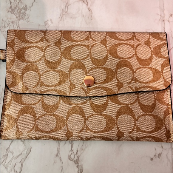 Coach pouch - Picture 3 of 3